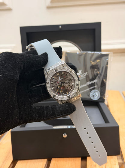 HUBL0T CLASSIC FUSI0N ICEDOUT WATCH