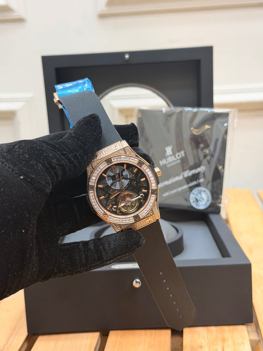HUBL0T CLASSIC FUSI0N ICEDOUT WATCH