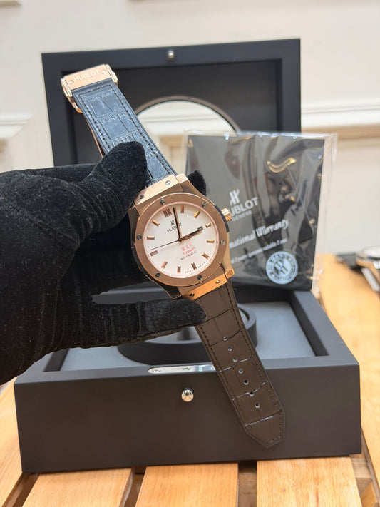 HUBL0T CLASSIC FUSI0N AUTOMATIC WATCH