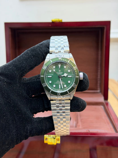 TUD0R BLACK BAY HULK 41 MM