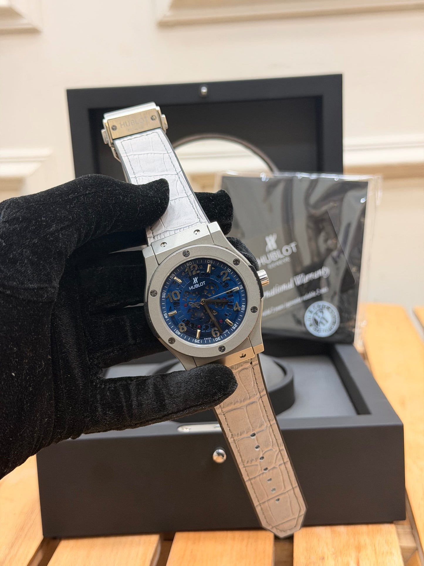 HUBL0T CLASSIC FUSI0N SKELETON WATCH