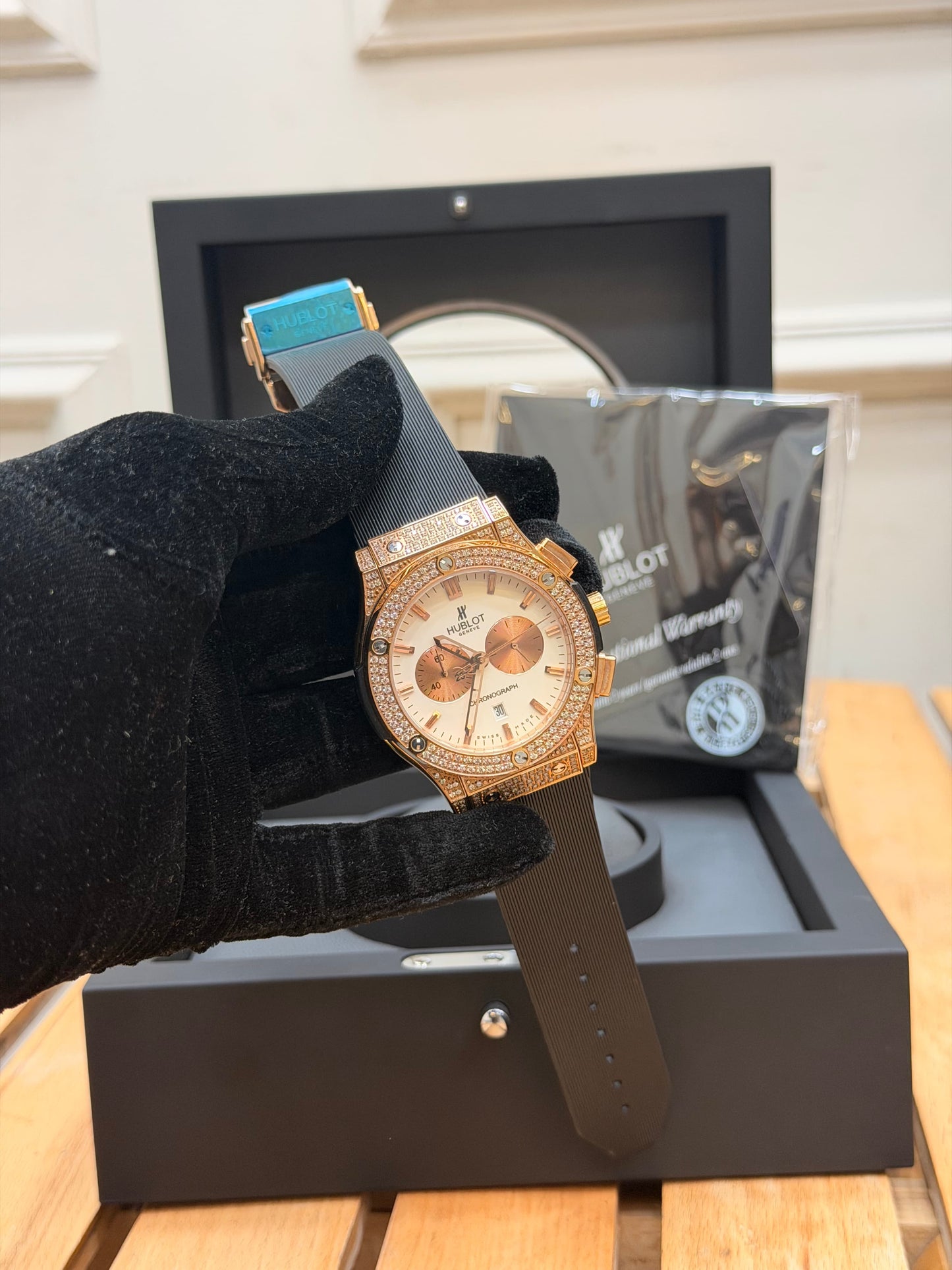 HUBL0T CLASSIC FUSI0N ICEDOUT WATCH