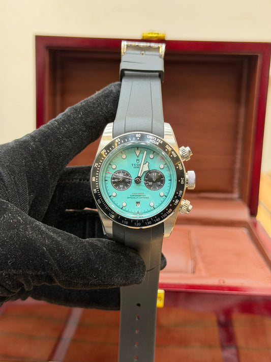 TUD0R BLACK BAY FLAMINGO 41 MM