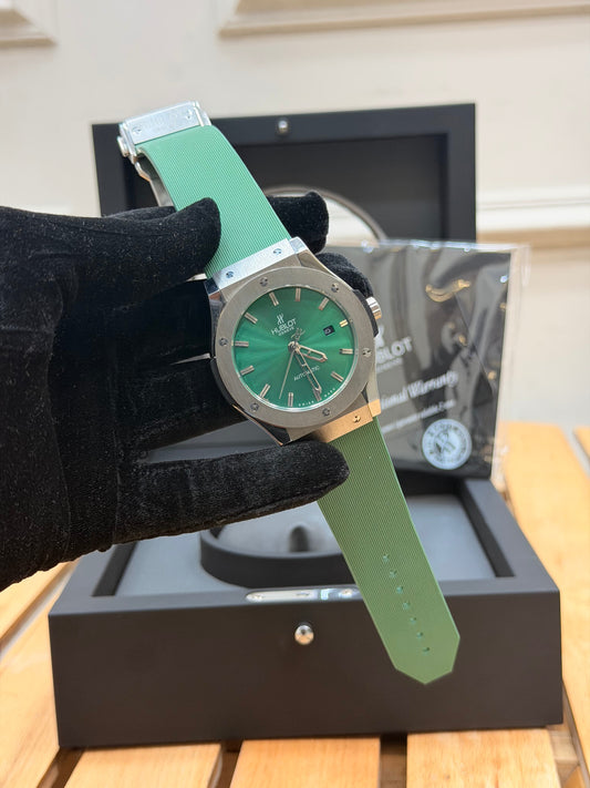 HUBL0T CLASSIC FUSI0N AUTOMATIC WATCH