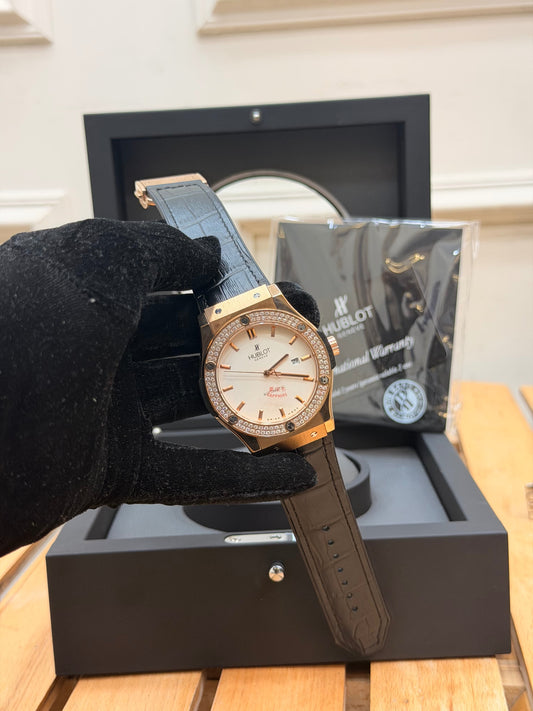 HUBL0T CLASSIC FUSI0N ICEDOUT WATCH