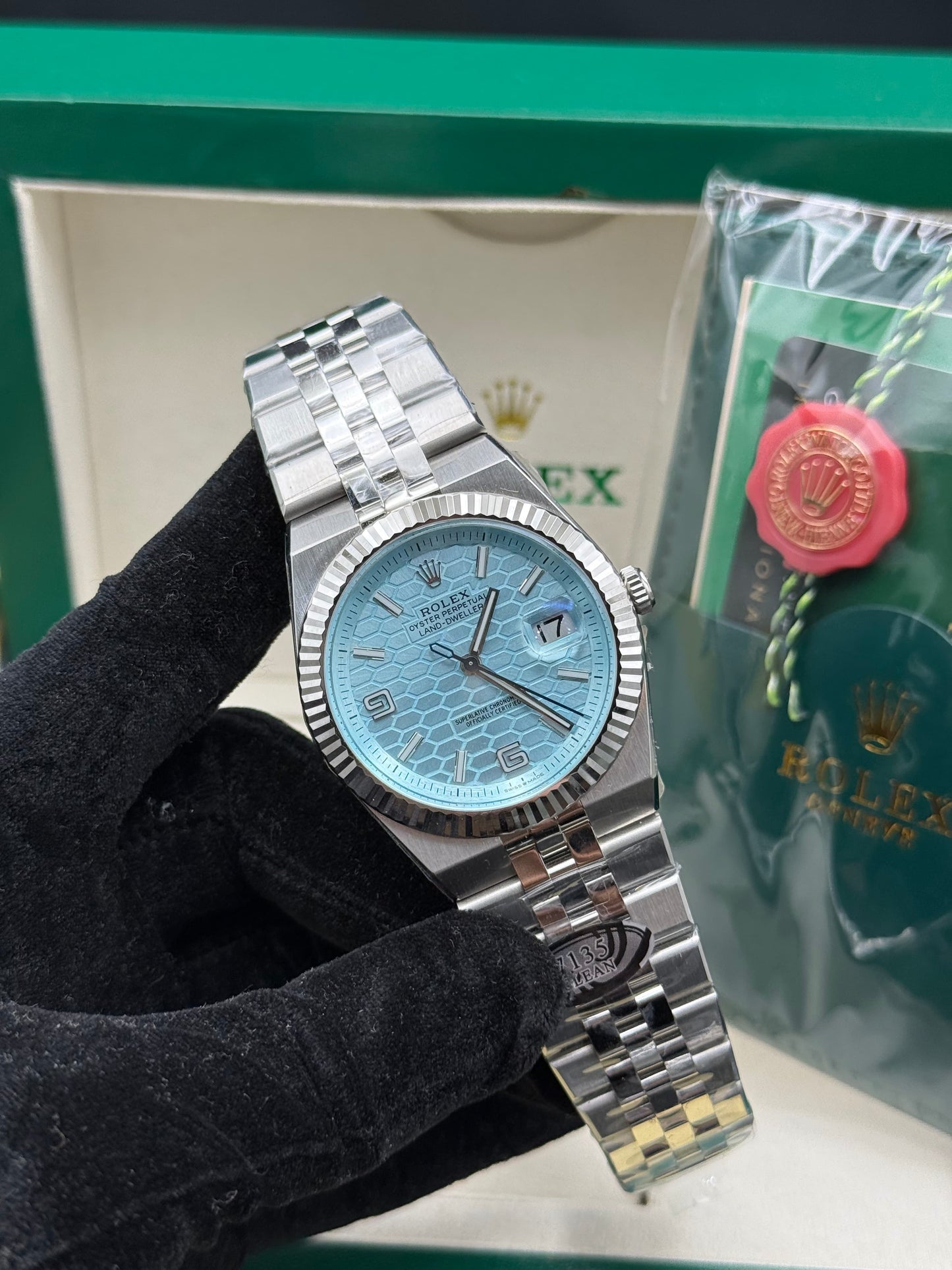 CLEAN FACTORY LAND DWELLER (2025) 41MM