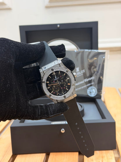 HUBL0T CLASSIC FUSI0N ICEDOUT WATCH